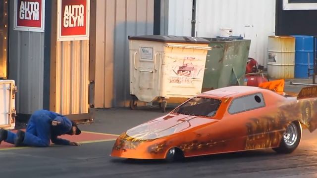 "Reign of Fire" Mini drag jet funny car at Santa Pod смотреть онлайн