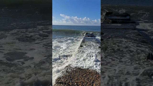 Адлер 7 ноября. На море шторм. смотреть онлайн