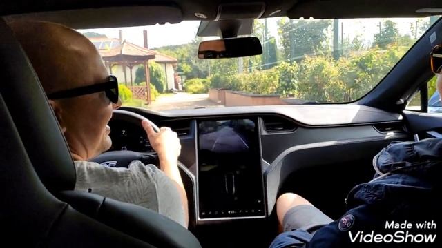 Разгон Тесла до 100 км/ч за 2 сек смотреть онлайн