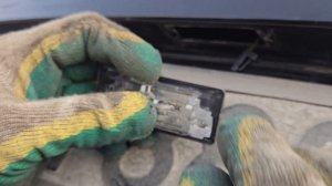 Замена ламп освещения номерного знака Skoda Octavia a7 | Osram 5w5