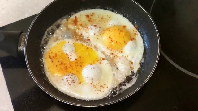 Яичница с беконом смотреть онлайн