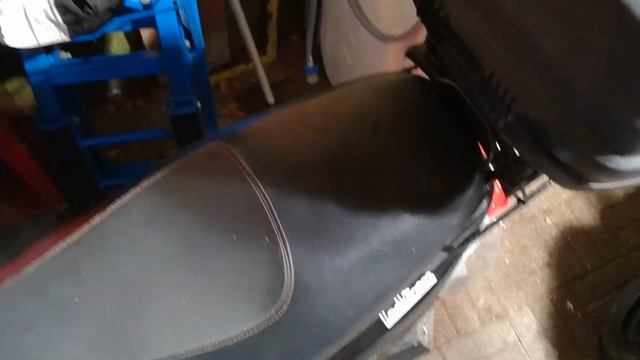 My tuned peugeot v clic with water in carburetor :( смотреть онлайн