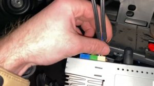 Обзор и установка усилителя DL AUDIO BARRACUDA 4.100 в Lada Granta FL к штатной магнитоле