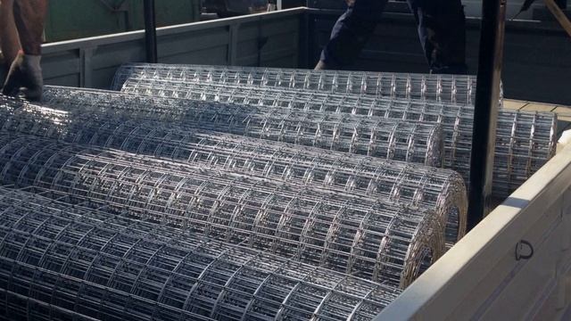 Производство сетки оцинкованной в картах и рулонах от КПМ ТРЕЙД