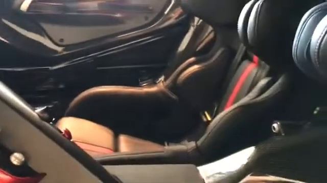 2016 Aston Martin Vulcan AMLXX007 Ext Fiamma Red Int Black смотреть онлайн