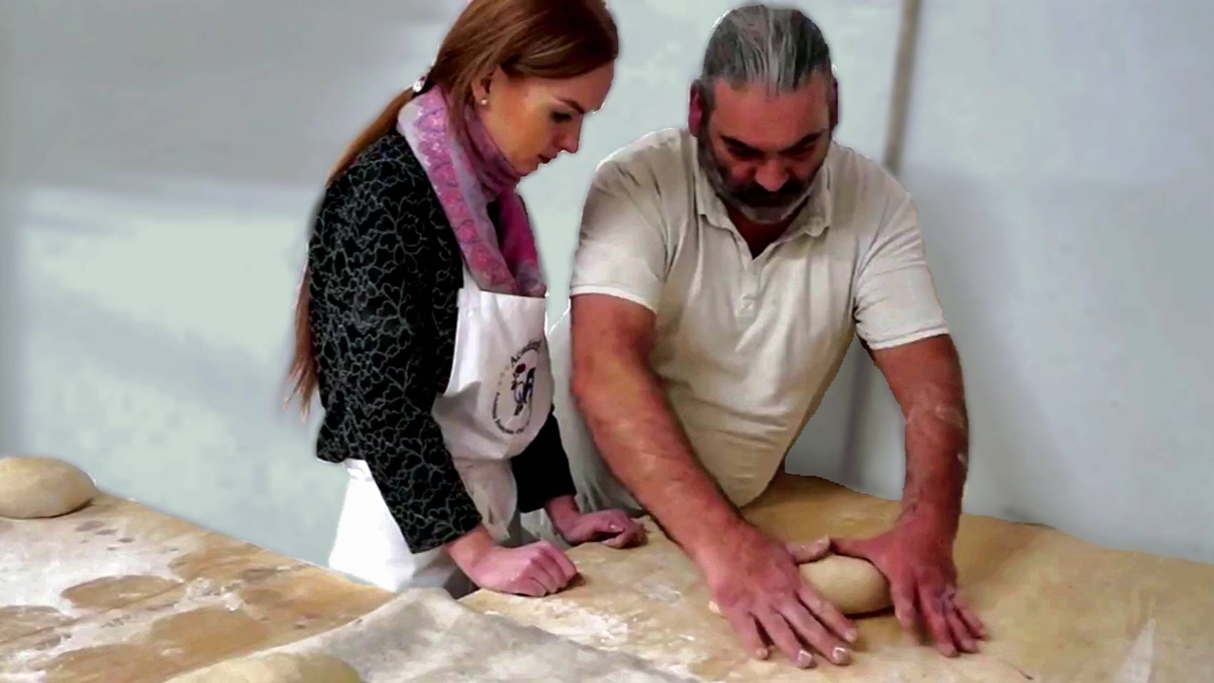 Обучение формовки теста (пекарей и любителей) в АкадемПарк, Франция смотреть онлайн