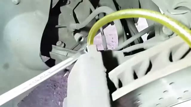 Porsche brake fluid change every 30,00kms or 2yrs смотреть онлайн