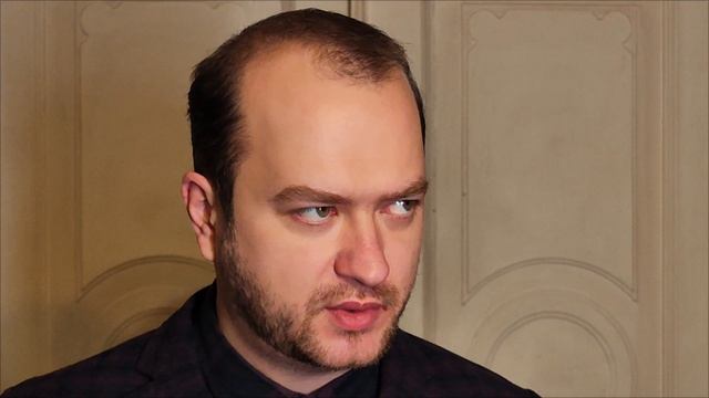 ведущий дебатов