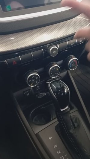 Лада Веста НГ  обзор дисплея кнопок и ручек управления