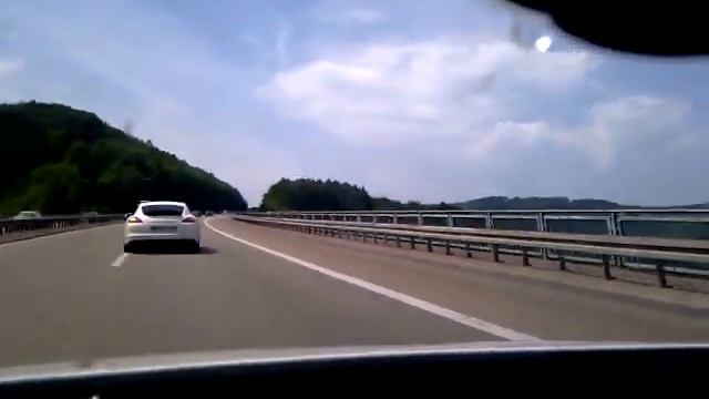 Alfa Romeo Giulietta Quadrifoglio Verde V.S Porsche