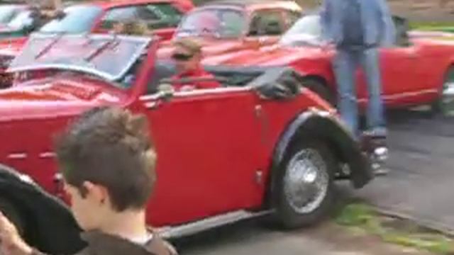 Parking a Lancia Belna behind an Alfa Romeo смотреть онлайн