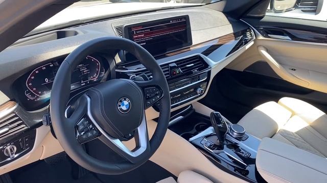 2021 BMW 530i Stock# W220099 смотреть онлайн