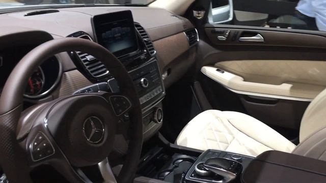 Audi Q7 vs Mercedes Benz GLS смотреть онлайн
