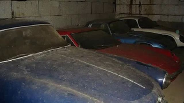 Находка ретро автомобилей в заброшенном амбаре смотреть онлайн