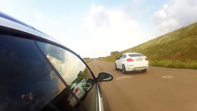 BMW X6M vs BMW 335i e93 смотреть онлайн