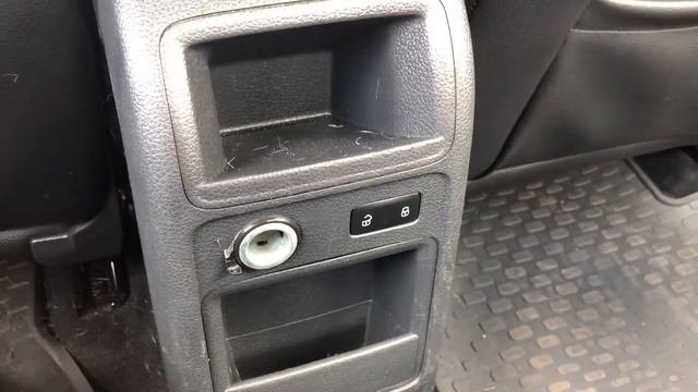 The 2014 Volkswagen Jetta SE is a Simple Sedan With Nice Interior Quality смотреть онлайн