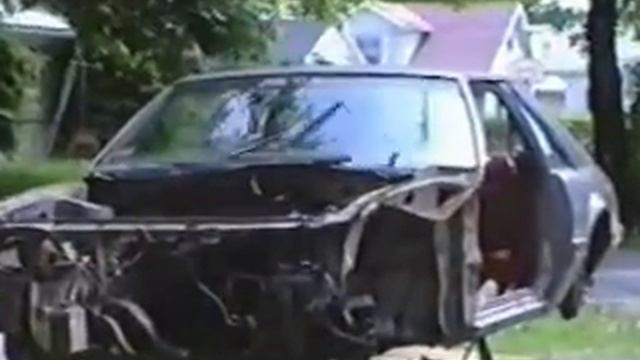 1980 Mustang magically disassembles! смотреть онлайн