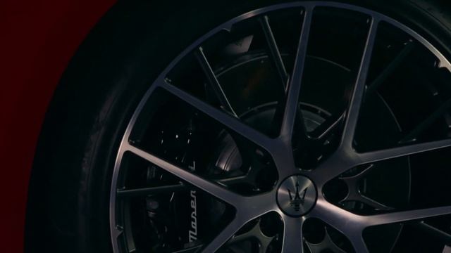 This is the new Maserati GranTurismo смотреть онлайн