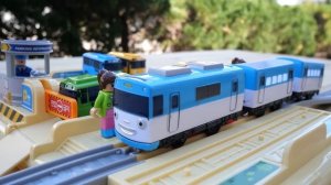 Новая станция Титипо, Большой город и железнодорожный переезд Тайо, Томас и его друзья