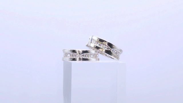 Золотые серьги с бриллиантами 585° смотреть онлайн