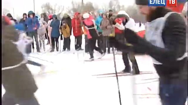 Сотни ельчан приняли участие в городской массовой лыжной гонке смотреть онлайн