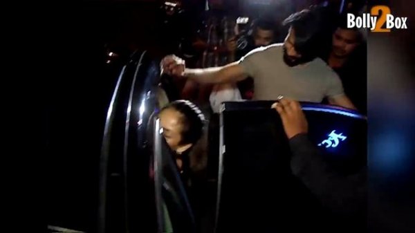 Shahid Kapoor Dinner Date with Wife Mira Rajput At Bastian Restaurant Bandra