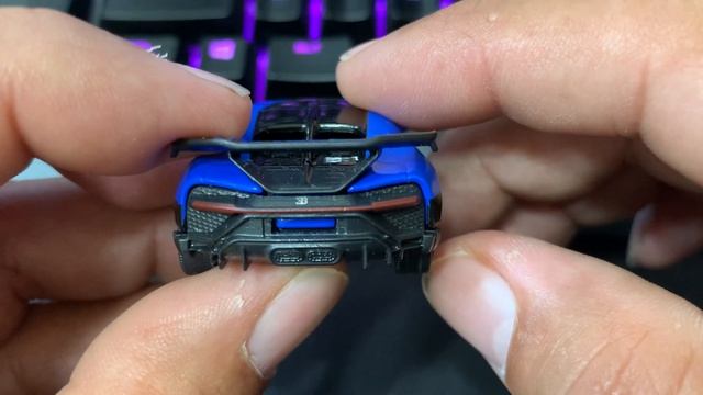 Majorette Bugatti Chiron Pur Sport! смотреть онлайн