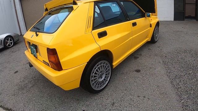 Cold start & walkaround 1994 Lancia Delta Integrale Giallo Ginestra смотреть онлайн