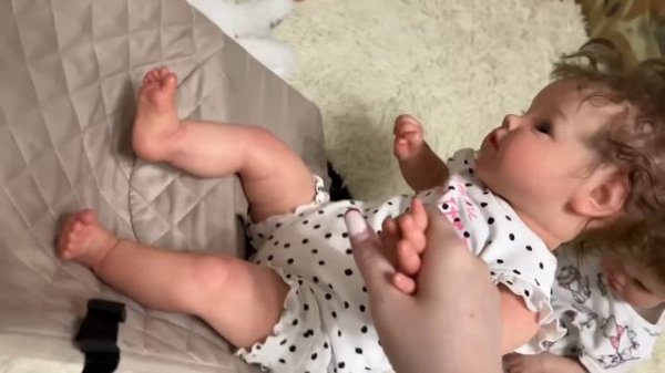 Влог💘// День с двумя куклами реборн🍼//Алисия БАЛУЕТСЯ🙈// Николь играет с выдрой 🦦🍭