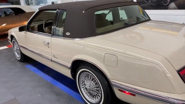 1992 Buick Riviera - LIKE NEW CONDITION - FULL SERVICE RECORDS - SUPER CLEAN - смотреть онлайн
