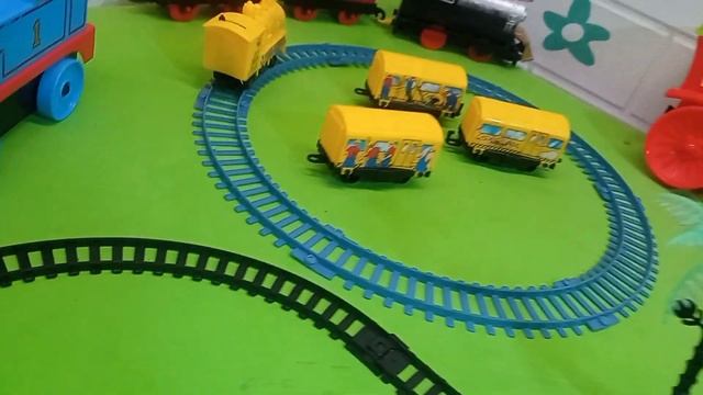 Unboxing Mainan Kereta Api Mini Express, Train Contruction, LRT - MRT bersama Thomas And Bus Tayo смотреть онлайн