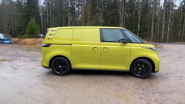 Volkswagen ID.Buzz Cargo - Sympaattinen työjuhta смотреть онлайн