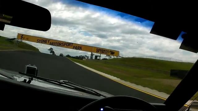 Sydney Motorsport Park Yoda and the boys смотреть онлайн