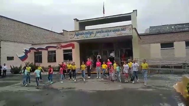 Вчера детвора-а завтра мы большие люди! смотреть онлайн