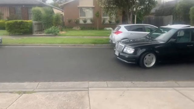 W124 AMG 3.0 m103 swap driving away 2 смотреть онлайн