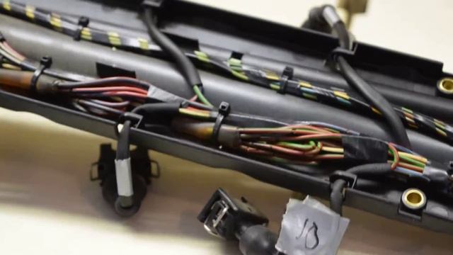 Removing Main Engine Harness from R129 SL600 V 12 Damage and Visual Notebook смотреть онлайн