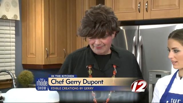 In the Kitchen: Red Velvet Cake with Vanilla Cream Cheese Frosting смотреть онлайн