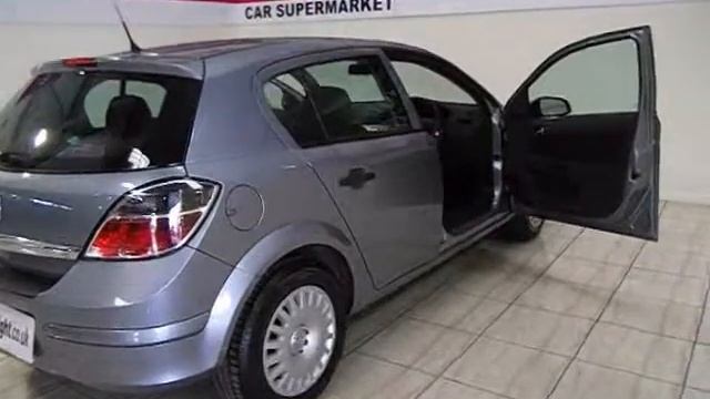 Vauxhall Astra - exterior & interior tour of a 09 plate Astra 1.6i 16V Life A/C 5dr смотреть онлайн