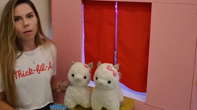 My CRAZY LLAMA Got A $5,000 TICKET !! | Unboxing NEW Series 5 Mini Brands !! смотреть онлайн