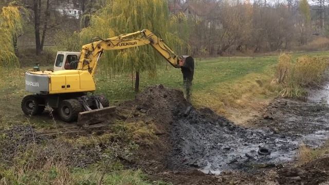 У Парку Нивки нарешті чистять озера смотреть онлайн