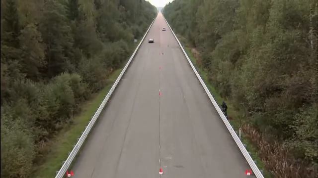 BMW M6 Vs Jeep Grand Cherokee SRT 8