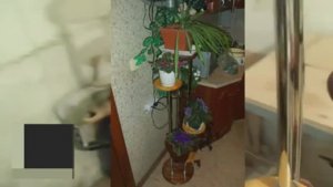 Подставка для цветов просто супер. Сделай себе точно такую же, своими руками.