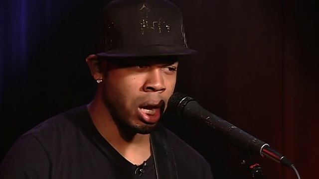 Art Zone Shuffle: Ayron Jones and The Way perform "Feeding From The Devil's Hand" смотреть онлайн
