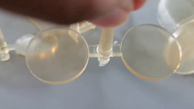 Color chip made by small Injection molding machine смотреть онлайн