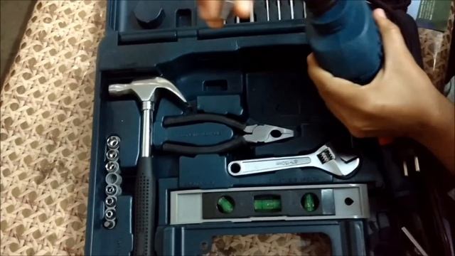 {Hindi}Bosch GSB 500 RE Kit Power And Hand Tool Kit Quick Unboxing and How to use? смотреть онлайн