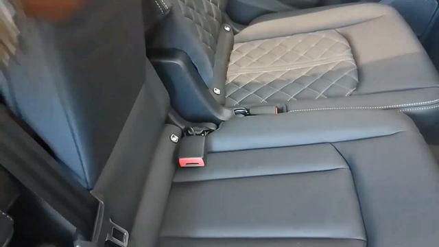 2022 Audi SQ7 (500hp) - Interior And Exterior Review.