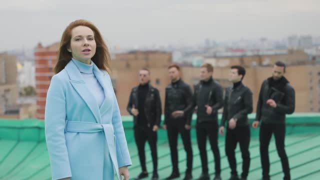 📜БАЛЛАДА О ЗЕНИТЧИЦАХ | Екатерина Гусева и группа ПЯТЕRО смотреть онлайн