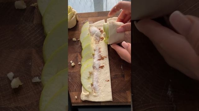 БЫСТРЫЙ РЕЦЕПТ БУЛОЧЕК С ЯБЛОКАМИ #рецепт #булочки смотреть онлайн