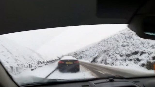 Bad Winter 2021 Snake Pass Smashed Abandoned BMW 4 Series Peak District A57 Dangerous Snow Icy Road смотреть онлайн