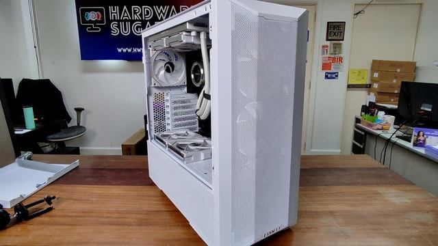 Lian Li LanCool II Mesh C RGB Snow PC Build (Time-lapse) | PCB-13 смотреть онлайн